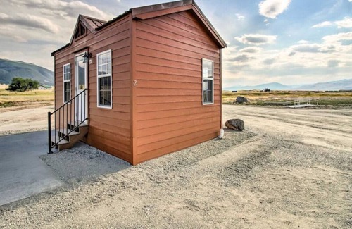 Livingston House | Mayfly 5 · Paradise Valley Tiny Home, Hunters Welcome