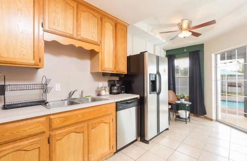 McAllen House | McAllen Majesty 4BR w Pool and Comfort