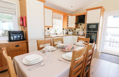 Borth Cottage | MCAULIFFE LODGE, family friendly, luxury holiday cottage in Borth