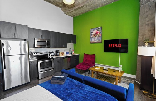 Near South Side Apartment | McCormick Place Designer Studio with optional parking for up to 4 guests