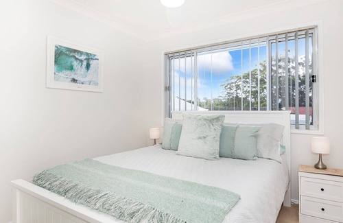 Kings Point House | McGrath welcome's you to Ellerslie family home , Stay 4 pay 3 for the whole month of April