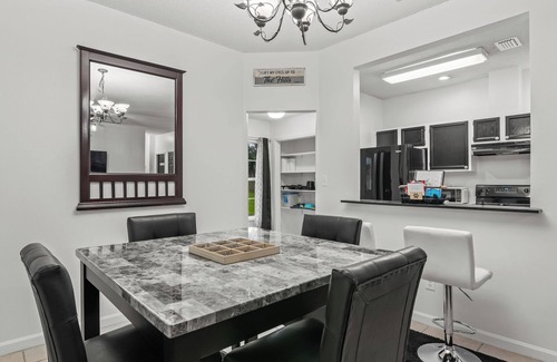 Crawfordville House | McMahon's Tail-Waggin' Retreat in the Heart of Crawfordville with AC, Fenced.