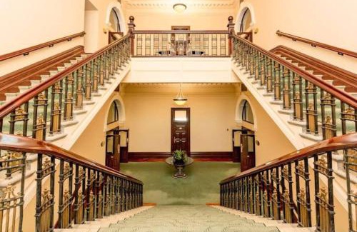 Christchurch City Centre Apartment | McMahon Suite - Central CBD