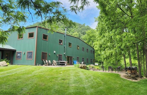 Rushford House | MCR is a property that features seclusion and privacy that is hard to find.