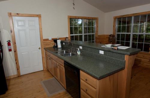 Hatfield House | Meadow Pine Cabins