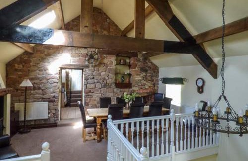 Ipstones House | Meadow Place