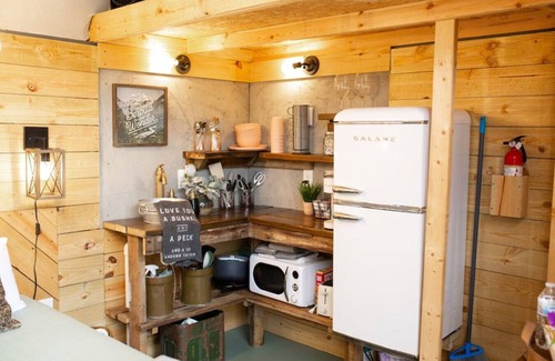 Newport House | Meadow View · Romantic Glamping Stay w/Barn, Outdoor Tub & Sauna