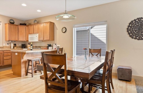 Westbrook Meadows House | Meadowbrook Dr | Century West, private hot tub, pet (dog) friendly