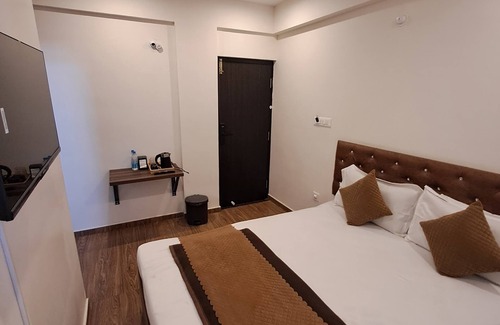 Mysore Hotel | Meadows Inn