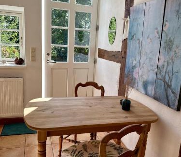 Dargun Apartment | Mecklenbü mit Teich, Kamin, Sauna und Hotpott