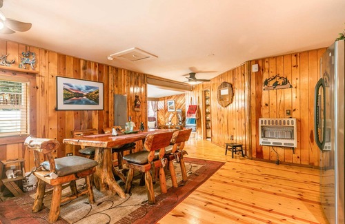 Eagle Nest Cabin | Medallion Cabin by Velo