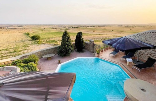 Els Plans de Sio Villa | Medieval 16th Century Castle, 1 hour from Barcelona!