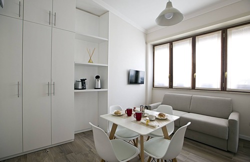 Historical Center House | MEDINA APARTMENTS - MD -Naples Center