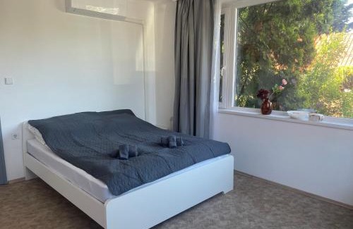 Vecses Apartment | Mediterran Garden
