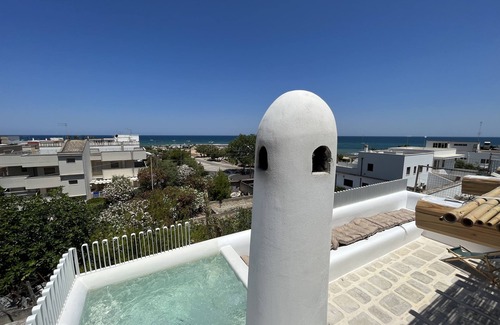 Specchiolla Apartment | Mediterrane House with Mini Jacuzzi Pool by the Sea