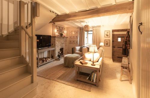 Aston Magna House | Medius Cottage in the Cotswolds
