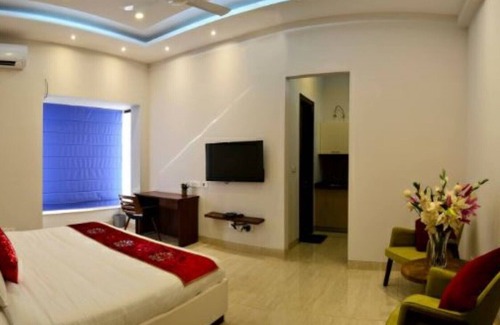 DLF City Apartment | Meera Suites @ DLF 2 - Suite 3