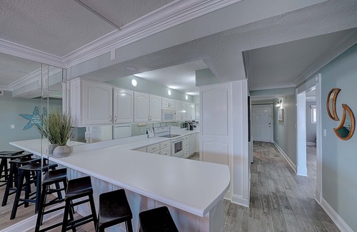 Biltmore Beach Condo | Meet us in paradise! Beachfront Condo, FREE Beach Service, Pool, 3BD/2BA