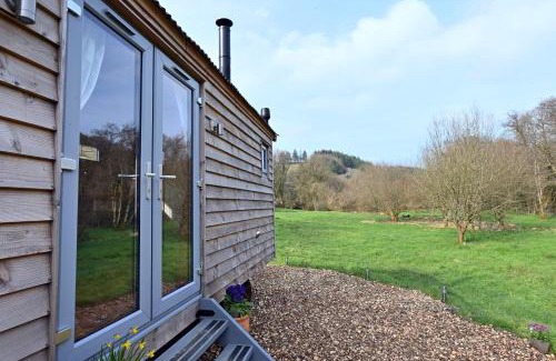 Carmarthen Cabin | Meidrim Meadows luxury shepherd's hut