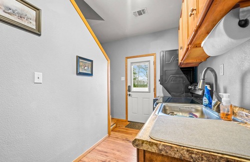 De Queen Apartment | Mel's Place