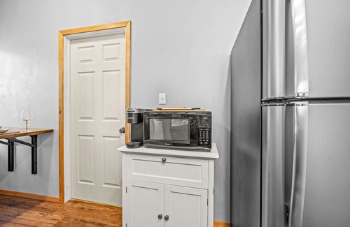 De Queen Apartment | Mel's Place