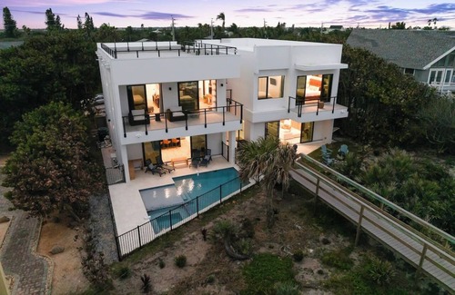 New Melbourne Beach House | Melbourne Beachfront Pool & rooftop deck Sleeps 20