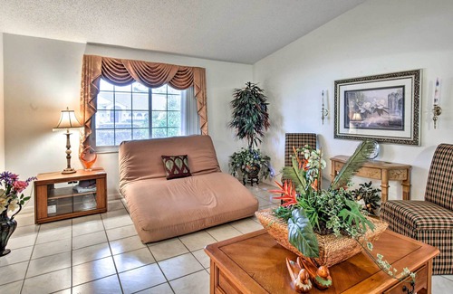 Tropic House | Melbourne Family Getaway - 7 Mi to Canova Beach!