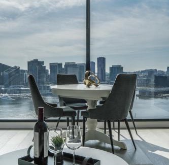 Docklands Apartment | Melbourne Private Apartments - Stadium and Harbour Views