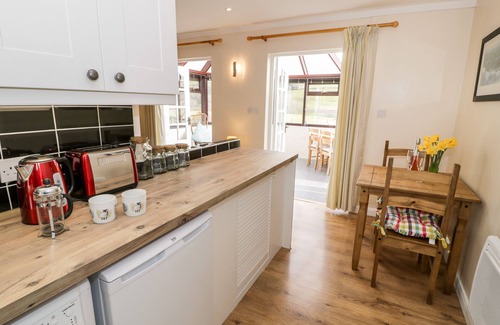 Garndolbenmaen Cottage | MELIN NEWYDD, pet friendly, character holiday cottage in Porthmadog
