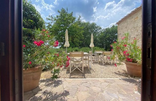 Colle di Val d'Elsa Apartment | MELO apt with 2 bedrooms in Tuscan countryside between Siena and Florence