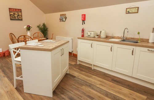 Settle Cottage | MELSOME BARN, with open fire in Settle