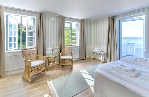 Gudhjem Hotel | Melsted Badehotel