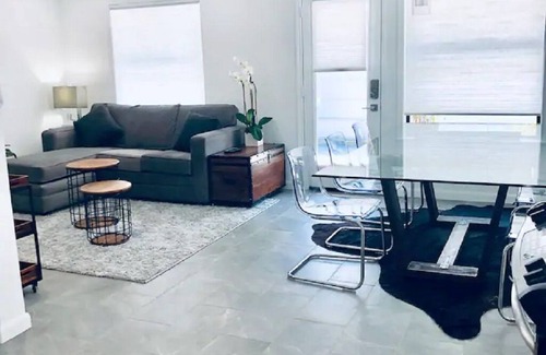 Memorial Apartment | Memorial City/City Centre King Bed Guest Apartment