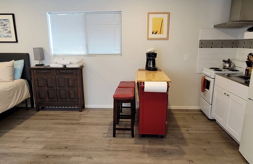 Mendocino Apartment | Mendocino Garden Studio #5, Full kitchenn