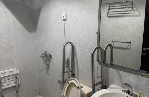 King Abdul Aziz Road Hotel | MERA SUITE