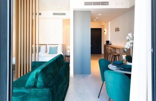 St. Julian's Apartment | Mercury Suite Lovely w/Pool access by ArcoBnb