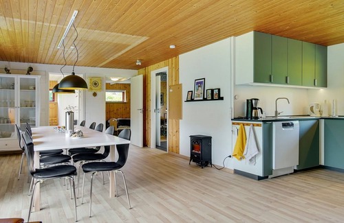 Kaldred House | "Merita" - 1.1km from the sea by Interhome