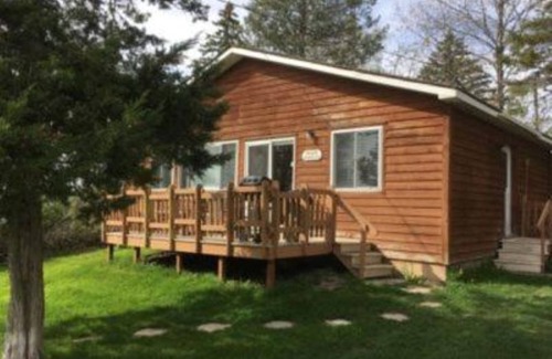 Prince Edward Ski Chalet | Merland Park Cottages - Muskey Mansion