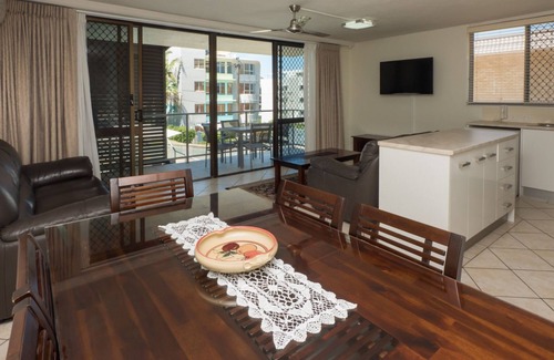 Kings Beach Apartment | Merrima Court Holidays