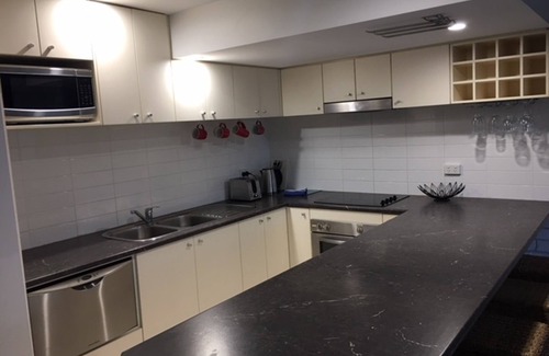 Kings Beach Apartment | Merrima Court Holidays