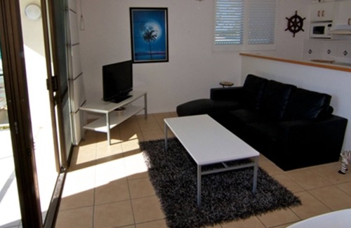 Kings Beach Apartment | Merrima Court Holidays