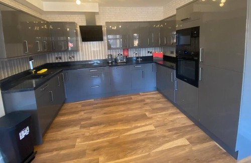 Maidstone Apartment | Merve Apartments