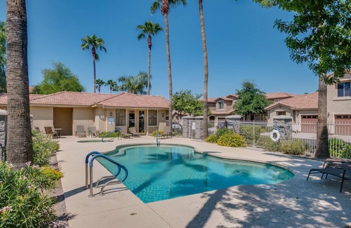 Alta Mesa House | Mesa Golf Course Oasis ~ Family Luxury, EV Charger, Pool & Hot Tub
