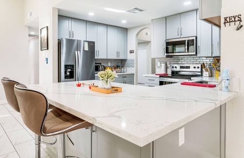 Dobson Ranch Cottage | Mesa Oasis w/Diving Pool By Spring Training, Dtwn