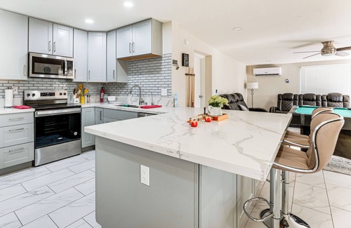 Dobson Ranch Cottage | Mesa Oasis w/Diving Pool By Spring Training, Dtwn