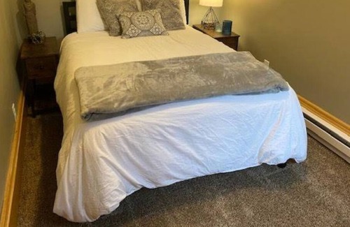 Observation Hill Condo | Mesaba 1B | Lake View Condo