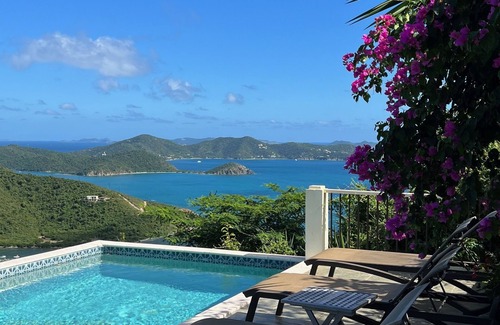 Estate Carolina Villa | MESMERIZING VIEWS, COOLING TRADEWINDS: COCONUT BREEZE VILLA