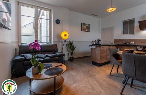Epernay Apartment | Metamorphose Champenois "pinot Noir"