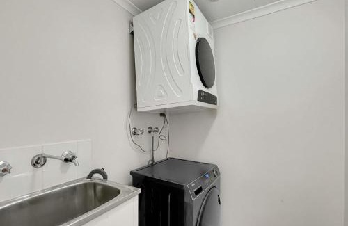 Camperdown Apartment | MetaWise Cozy 1BR City Pad W Parking Near RPA & Sydney Uni