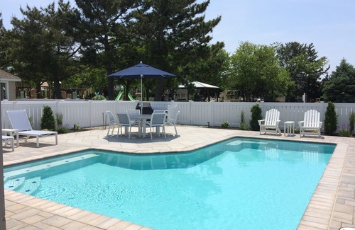 Stone Harbor House | Meticulously Kept Townhouse Overlooking Chelsea Park